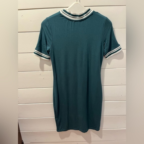 💚 TWIK – Green sporty t-shirt dress – Size L - Picture 7 of 7